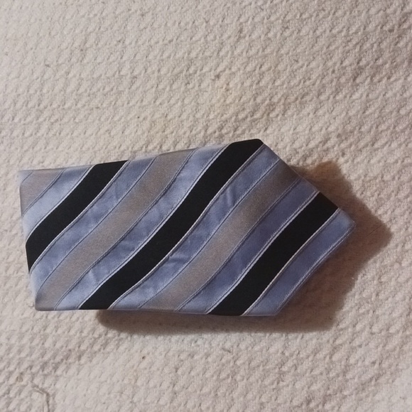 NWOT. Jones New York Silk Tie. - Picture 1 of 3